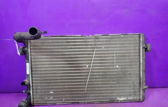 Volkswagen Golf IV Coolant radiator 
