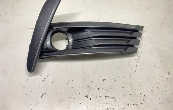 Toyota Corolla E160 E170 Front bumper lower grill 81481-02630