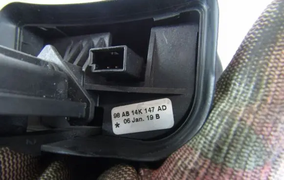 Ford Mondeo Mk III Steering wheel buttons/switches 98AB14K147AD