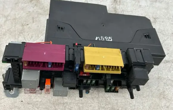 Mercedes-Benz E W212 SAM control unit 2129001306 2129010904 5DK01102301