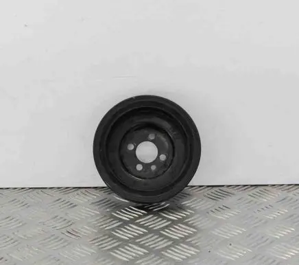 Volkswagen PASSAT CC Crankshaft pulley 038105243M
