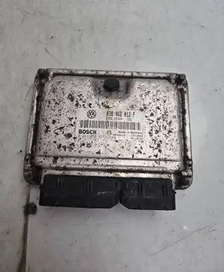Skoda Octavia Mk1 (1U) Engine control unit/module 038906012F 28SA4930 0281010127