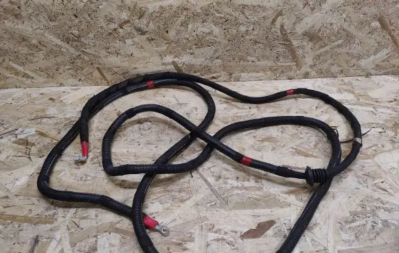 Maserati GranTurismo Positive cable (battery)