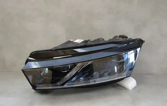 Skoda Octavia Mk4 Headlight/headlamp