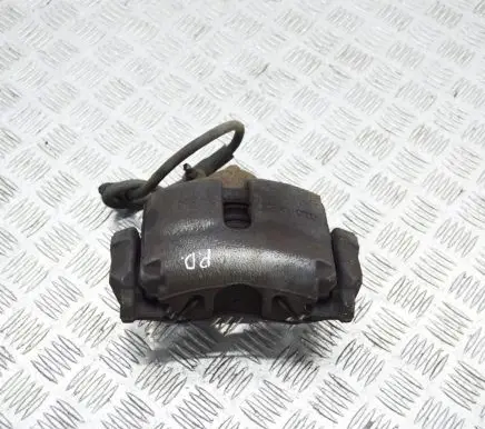 Skoda Superb B6 (3T) Front brake caliper