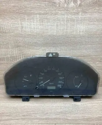 Mazda 323 F Speedometer (instrument cluster) BH4AB 7K21YNS