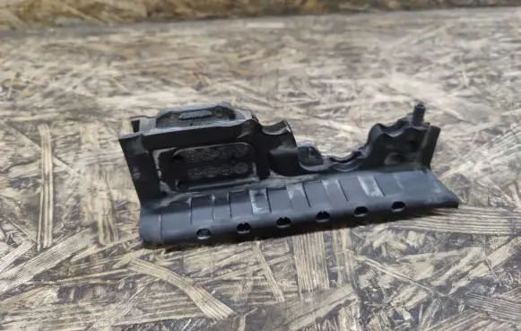 BMW 7 F01 F02 F03 F04 Engine compartment rubber 64539127396 11986710