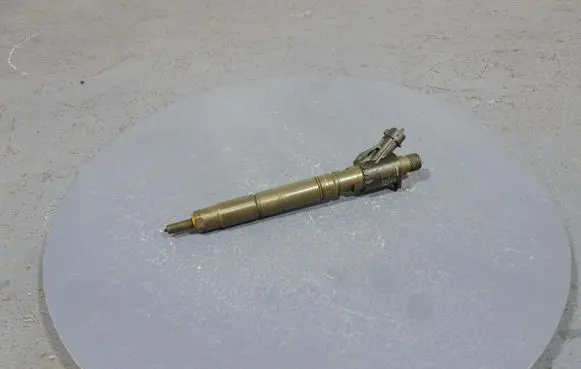 Fuel injector