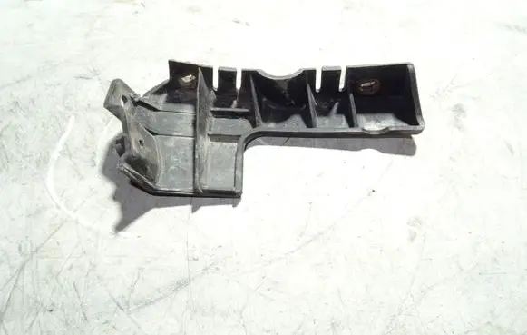 Audi A4 S4 B7 8E 8H Front bumper mounting bracket 8E0807284E