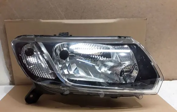 Dacia Sandero Headlight/headlamp 90029995