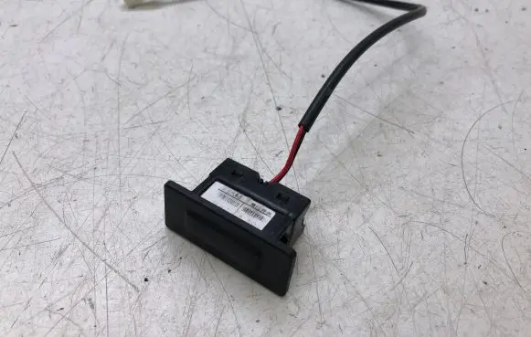 MG MG3 II Tailgate opening switch 10240126