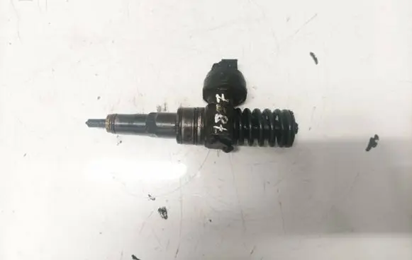 Skoda Octavia Mk2 (1Z) Fuel injector 038130073ag 0414720215