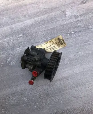 Toyota RAV 4 (XA20) Power steering pump