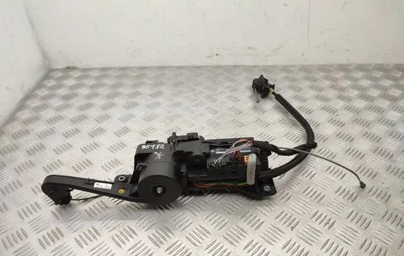 Volkswagen Sharan Sliding door latching motor 7N0959244B 7N0843385AF