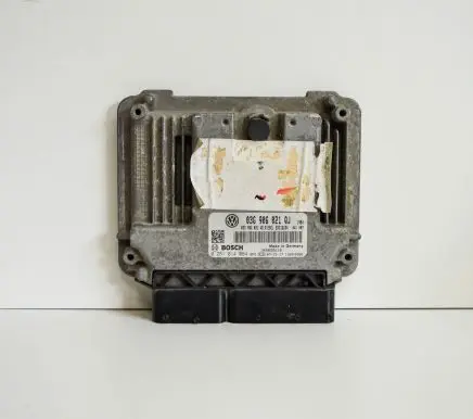 Volkswagen Golf VI Engine control unit/module 03G906021QJ