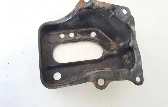 Toyota Corolla Verso AR10 Engine mounting bracket