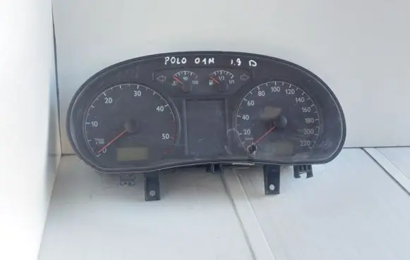 Volkswagen Polo IV 9N3 Speedometer (instrument cluster) 6Q0920800E