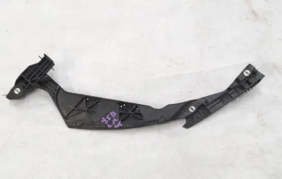 Front bumper mounting bracket