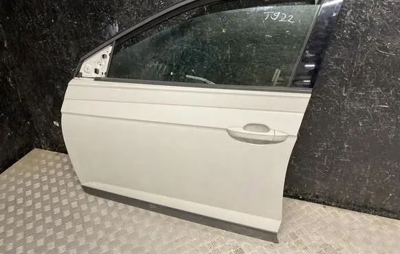 Volkswagen Taigo Front door 