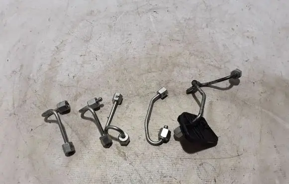 Renault Trafic III (X82) Fuel injector supply line/pipe 