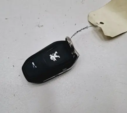 Peugeot 5008 II Ignition key/card 