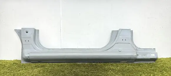 Hyundai Tucson JM Side skirt front trim 