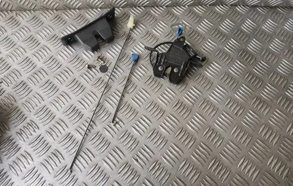 Jaguar XJ X308 Tailgate/trunk/boot lock/catch/latch GNG3500AA LNC6242AC GNA3512AA