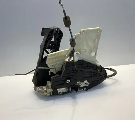 Mercedes-Benz S W221 Front door lock A2217204735 2217204735