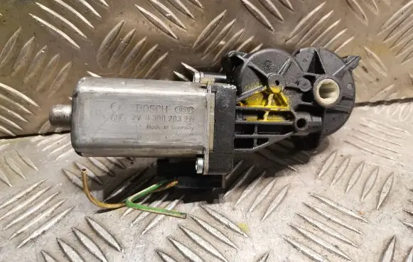 Mercedes-Benz E W211 Seat adjustment motor 0390203211