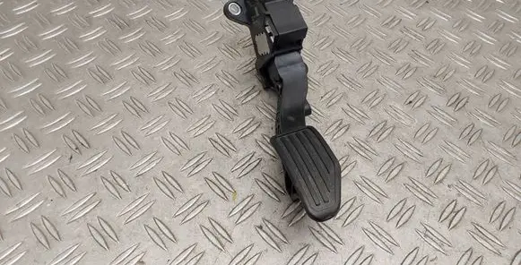 Toyota Yaris Accelerator throttle pedal 781100D120 25406544038