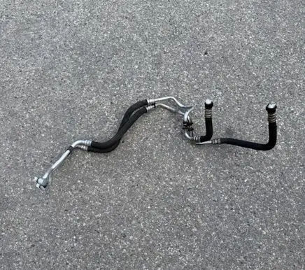 BMW 5 F10 F11 Oil cooling pipe 7589509 7589510