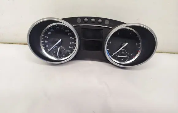 Speedometer (instrument cluster)