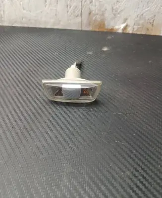 Opel Insignia A Front fender indicator light 13252455 13252456
