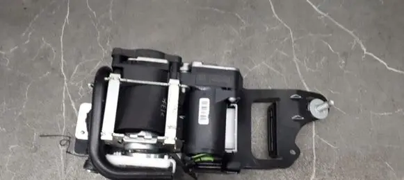 Mercedes-Benz GLC X253 C253 Front seatbelt 640470500c