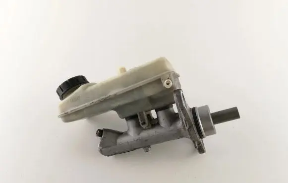 Renault Megane II Master brake cylinder 320671112 KL1671