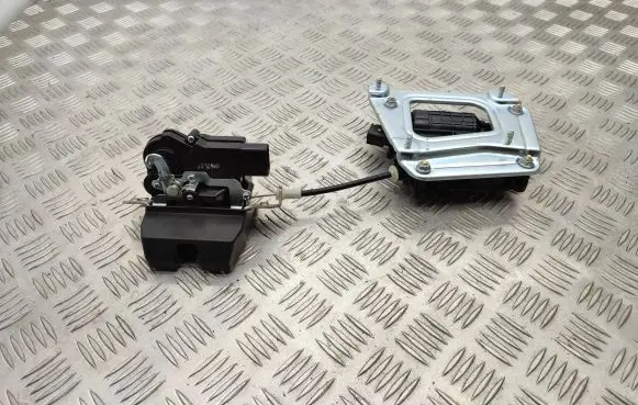 Hyundai i40 Tailgate/trunk/boot lift motor 