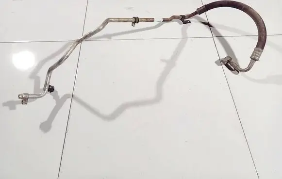 Volvo S40, V40 Air conditioning (A/C) pipe/hose