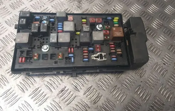 Chevrolet Orlando Fuse module 96982038