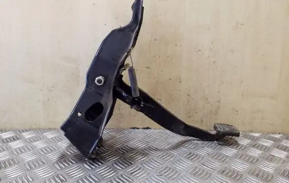 Opel Frontera B Brake pedal