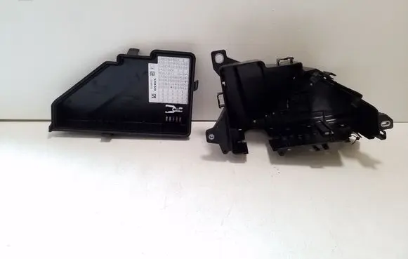Volvo XC60 Fuse box set 31398000 31398001