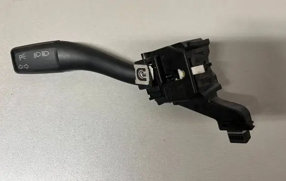 Audi A3 S3 A3 Sportback 8P Indicator stalk 8P0953513A 01103600 10360051505375