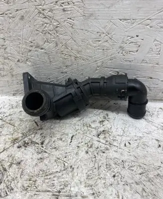 Volkswagen Golf VII Engine coolant pipe/hose 04L121111