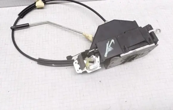 Volkswagen Fox Front door lock 