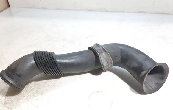 Porsche Cayenne (9PA) Air intake duct part 7L5128752 7L5128609