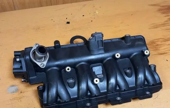 Opel Astra H Intake manifold 55189595