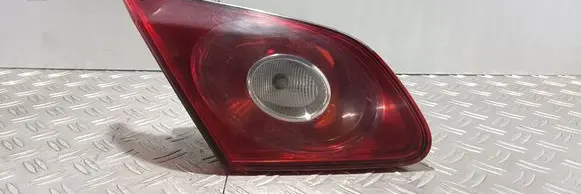 Tailgate rear/tail lights