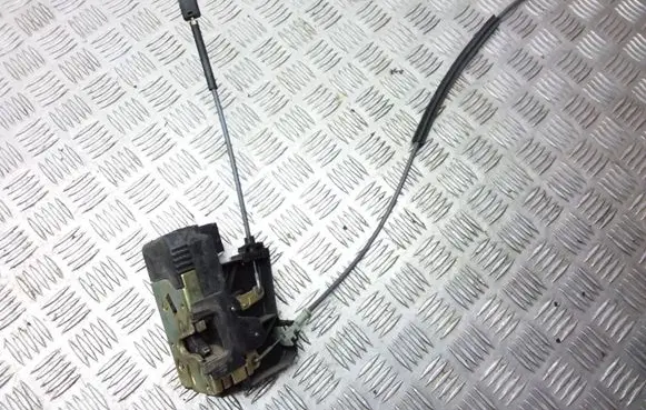 Opel Zafira A Front door lock