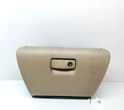 Glove box
