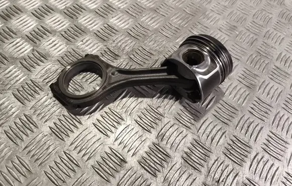 Audi A6 S6 C6 4F Piston with connecting rod 174