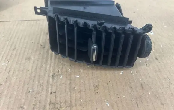 Nissan Pathfinder R51 Dash center air vent grill 68750EB30 081003 222058A
